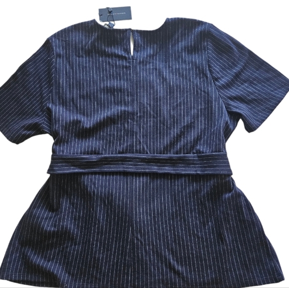 NWT Tommy Hilfiger Navy Blue Striped Belt Tie Top - Picture 4 of 10